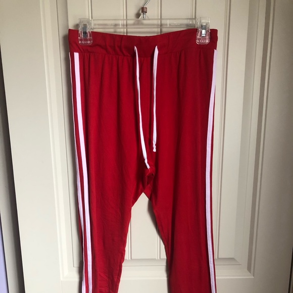 TWO PIECE Red Crop Top and Pants Set - Picture 2 of 2